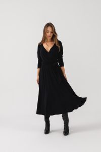 czarne-sukienki-182dms-1.jpg