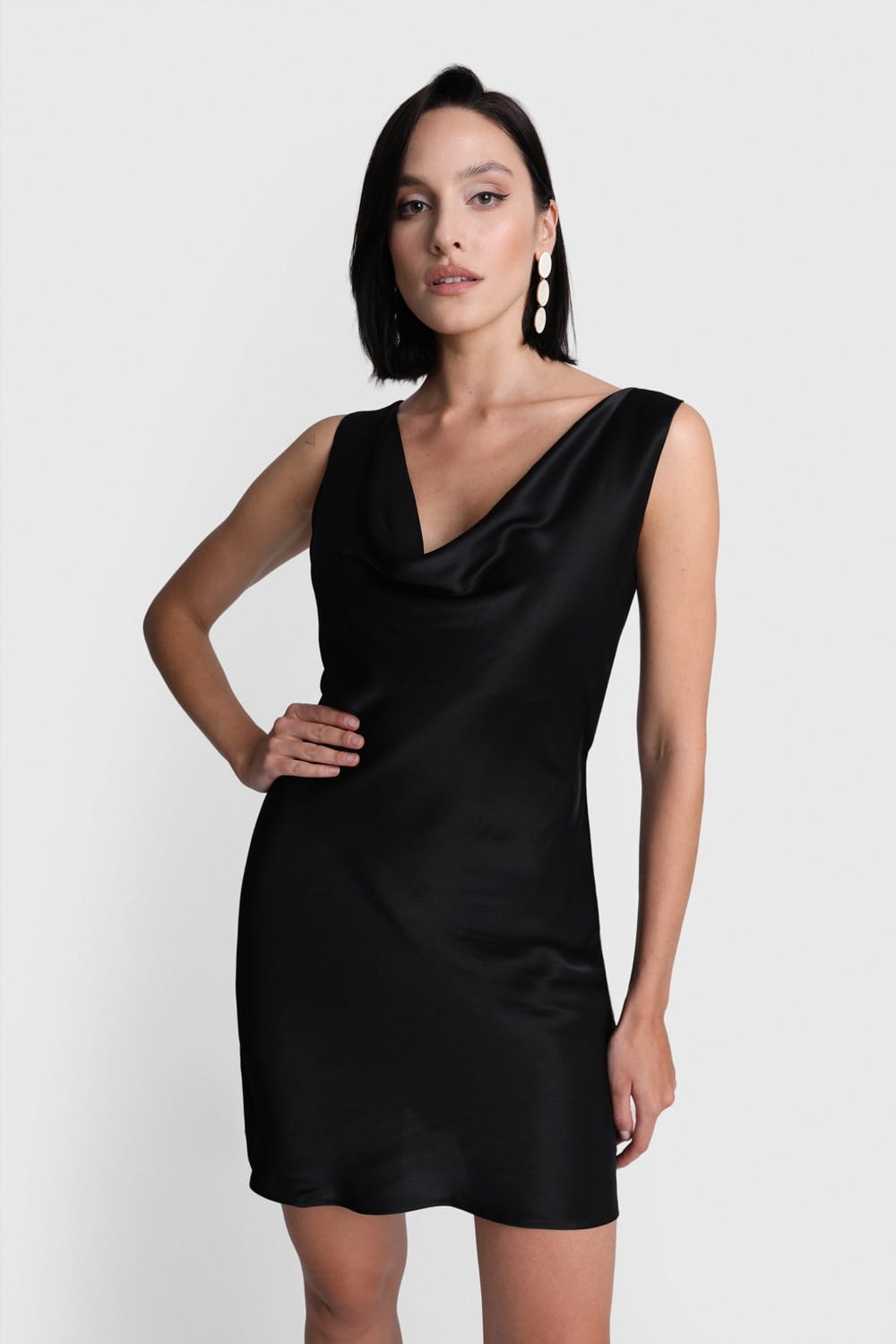 sukienka-mala-czarna-434mdc.jpg